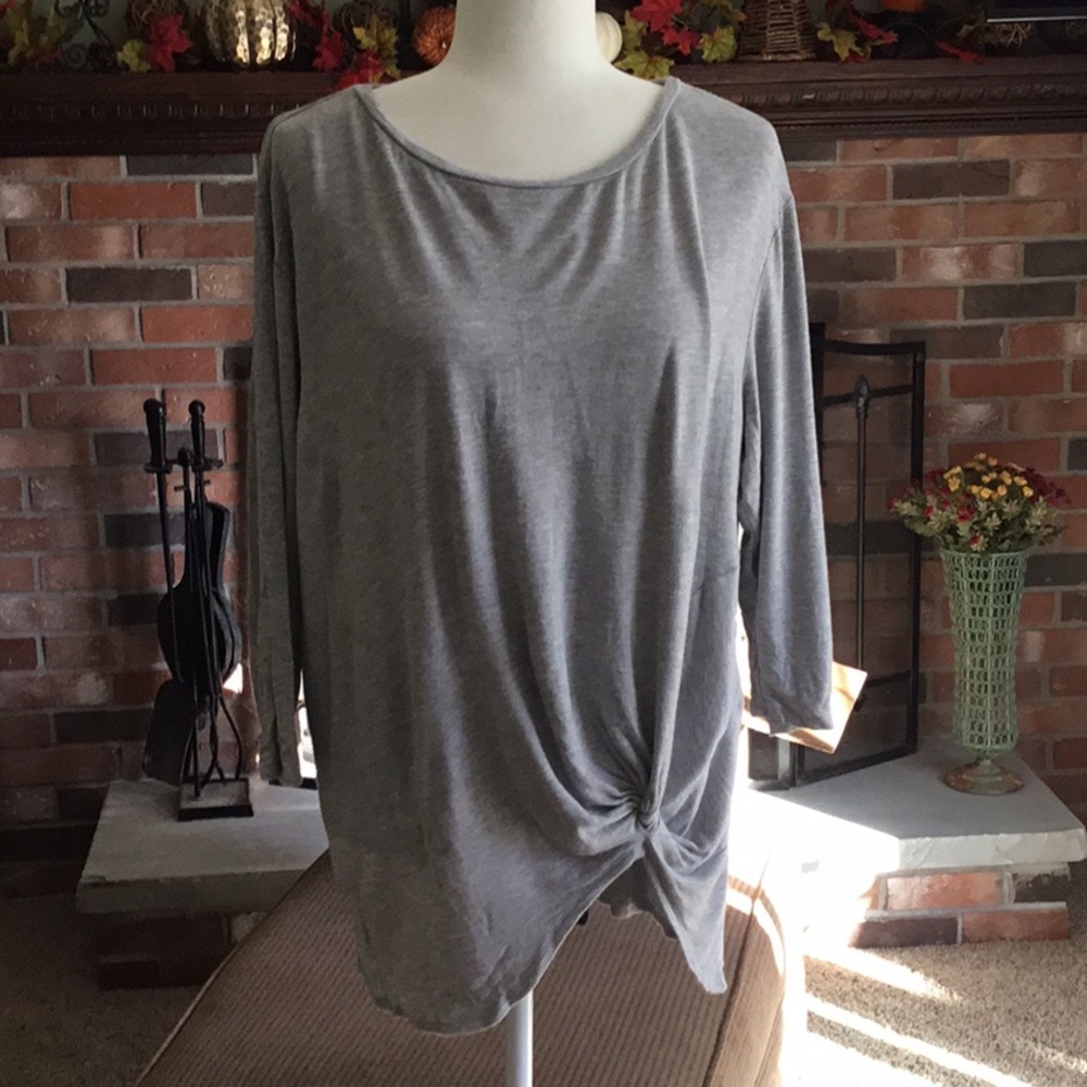 Gray side-knot tunic